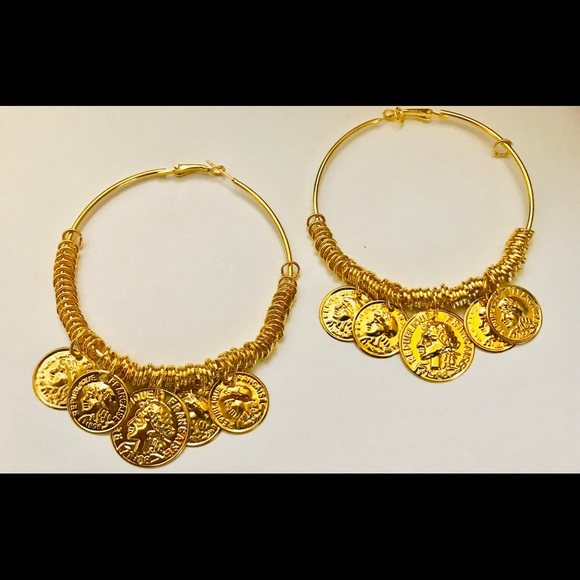 🔥Gold COIN HOOP Earrings🔥NWT🏷 - Picture 5 of 8
